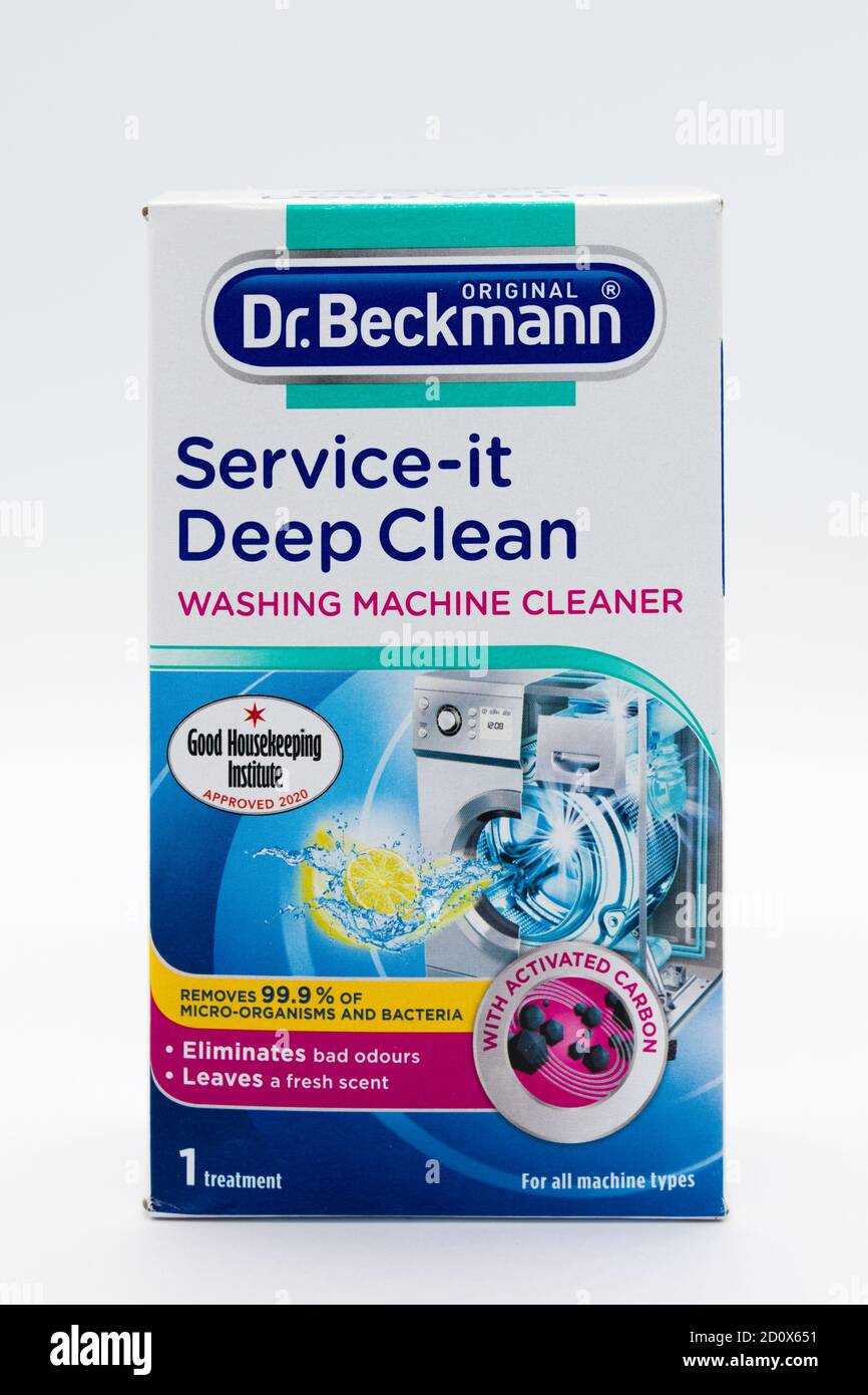 Irvine, Écosse, Royaume-Uni - 01 octobre 2020 : nettoyant pour lave-linge  de marque Dr Beckmann dans une boîte en carton recyclable avec différents  symboles et étiquettes Photo Stock - Alamy