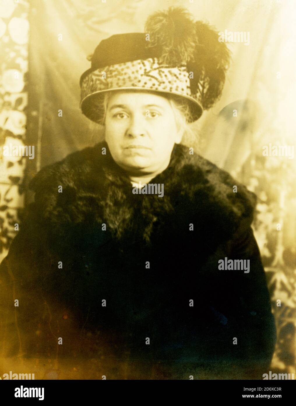 Cette photographie d'une dame portugaise date d'environ 1915-1920. La dame immigre à New Bedford, Massachusetts, de Pico aux Açores à la fin des années 1800. Banque D'Images