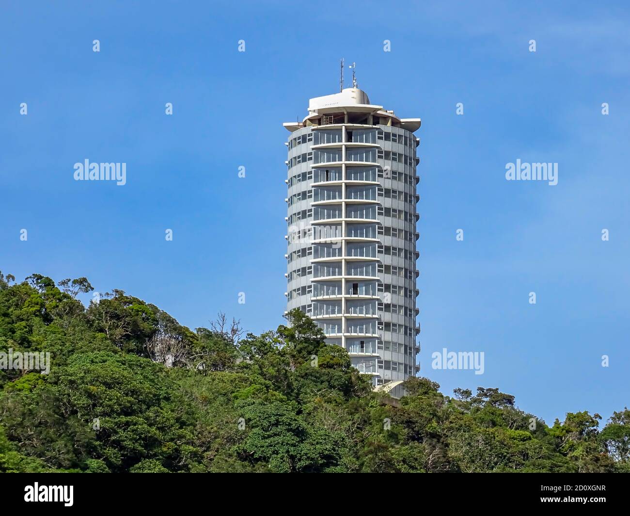 Caracas, Venezuela : vue sur le nouvel hôtel Humboldt au sommet de la montagne Avila. Banque D'Images
