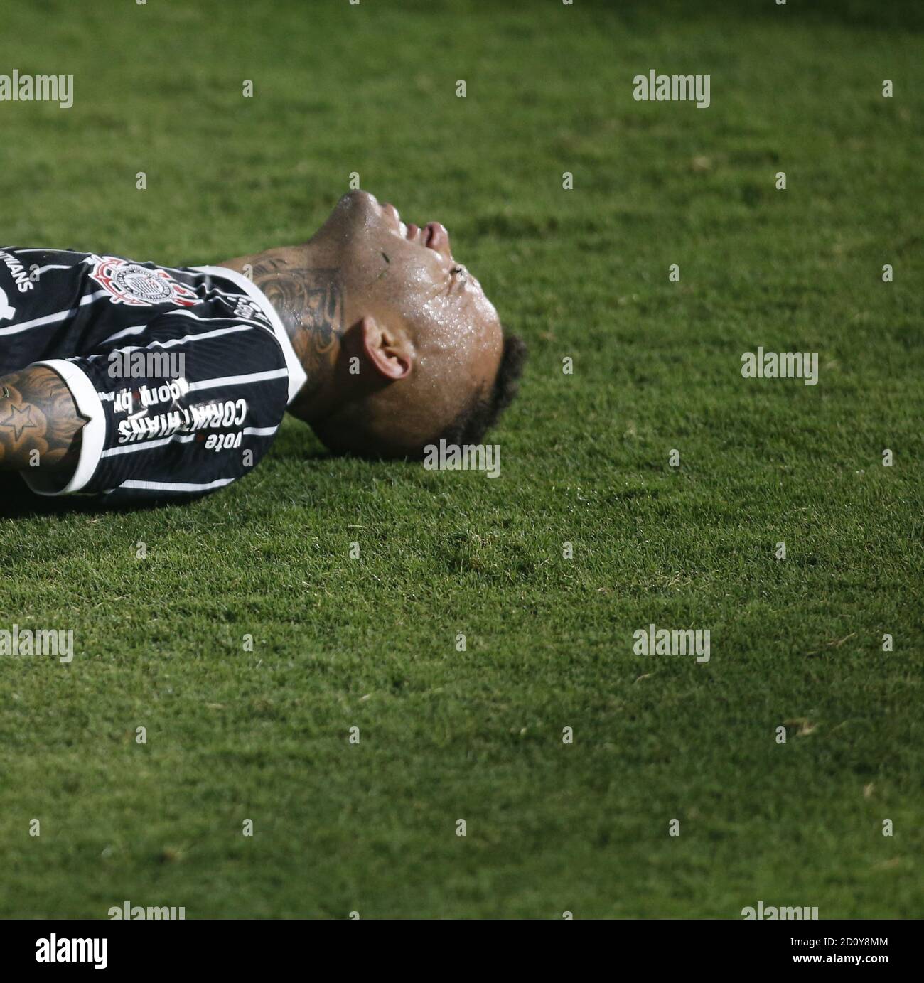 Luan de Corinthiens ont blessé pendant le match entre Red Bull Bragantino et Corinthiens. Fernando Roberto/UAI FOTO crédit: SPP Sport presse photo. /Alamy Live News Banque D'Images