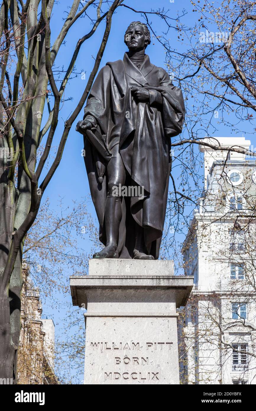 William Pitt la plus jeune statue érigée à Hanover Square Londres Angleterre Royaume-Uni en 1831 un Premier ministre britannique de la Période géorgienne qui est populaire Banque D'Images