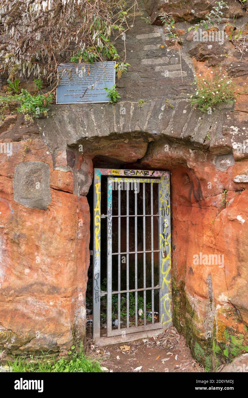 LA GROTTE D'ANGLETERRE DE BRISTOL AVEC PORTE PRÈS DE REDCLIFFE PARADE UTILISÉ PAR LES MARCHANDS PENDANT LES ANNÉES DE RHUM ESCLAVE ET DE SUCRE COMMERCE Banque D'Images