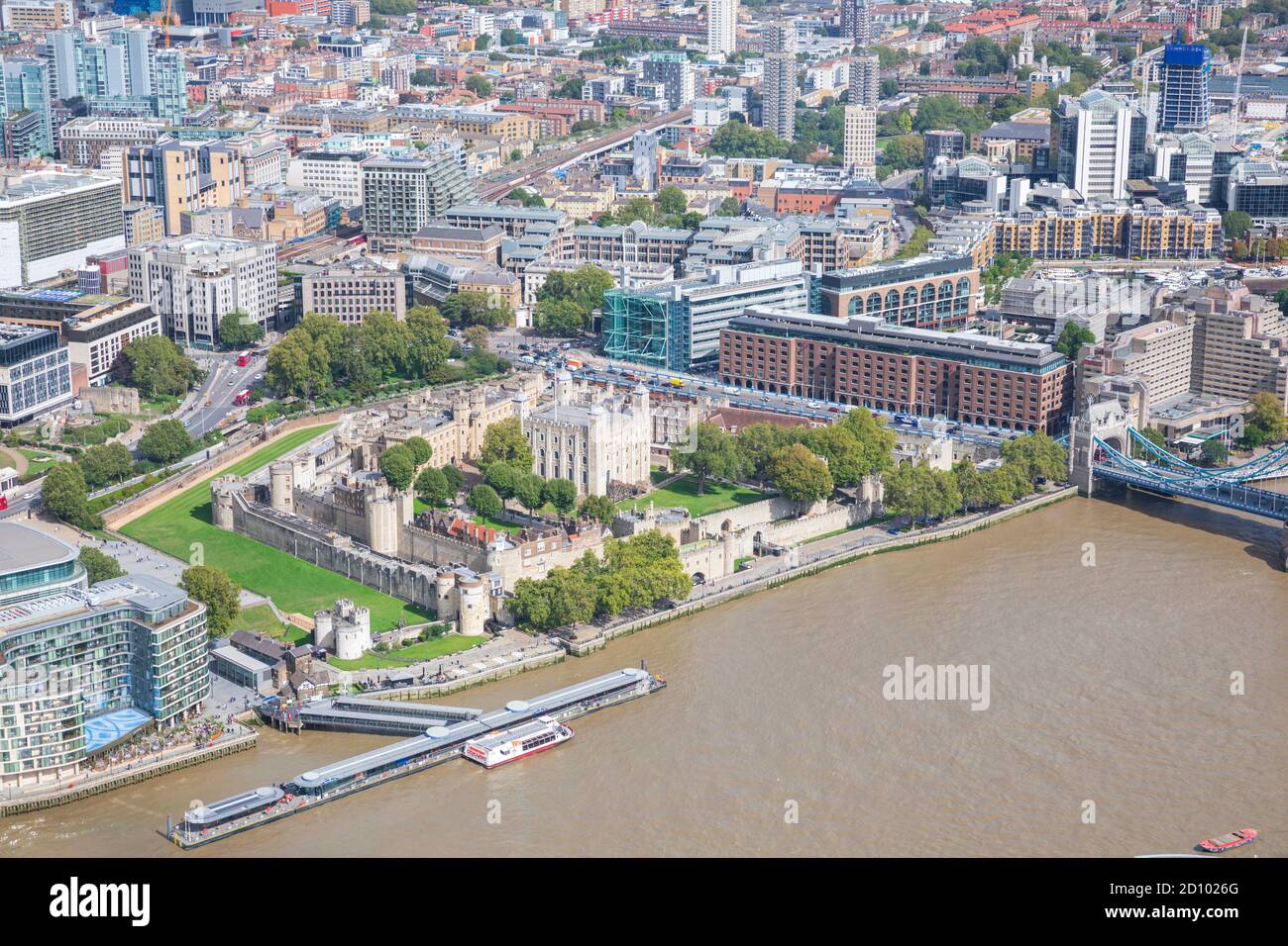 La Tour de Londres et les bâtiments environnants à Londres, Angleterre. Banque D'Images