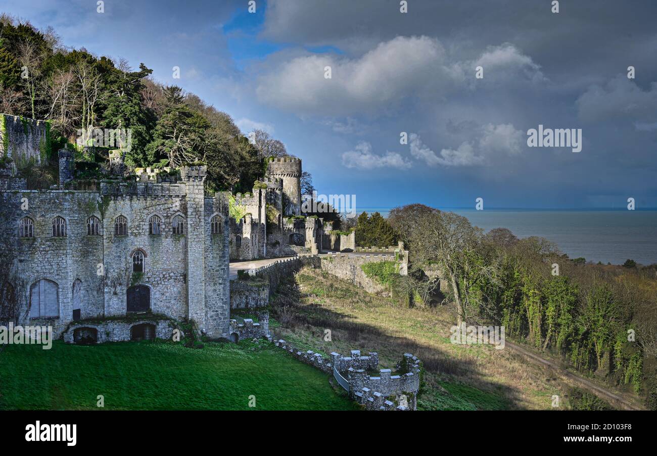 Vue sur les séAwards du château de Gwrych Banque D'Images