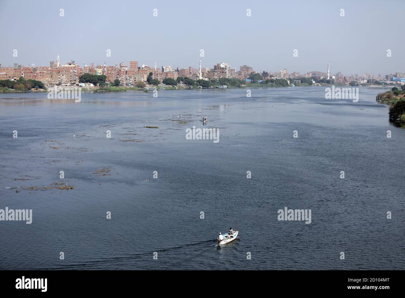 Le Caire. 4 octobre 2020. Photo prise le 4 octobre 2020 montre la vue sur le Nil au Caire, en Égypte. L'inondation en cours du Nil ne constitue pas une menace sérieuse pour l'Egypte, malgré les dégâts et les pertes qu'elle a causés à son pays en aval du bassin du Nil, le Soudan, a déclaré un responsable égyptien. Credit: Ahmed Gomaa/Xinhua/Alamy Live News Banque D'Images