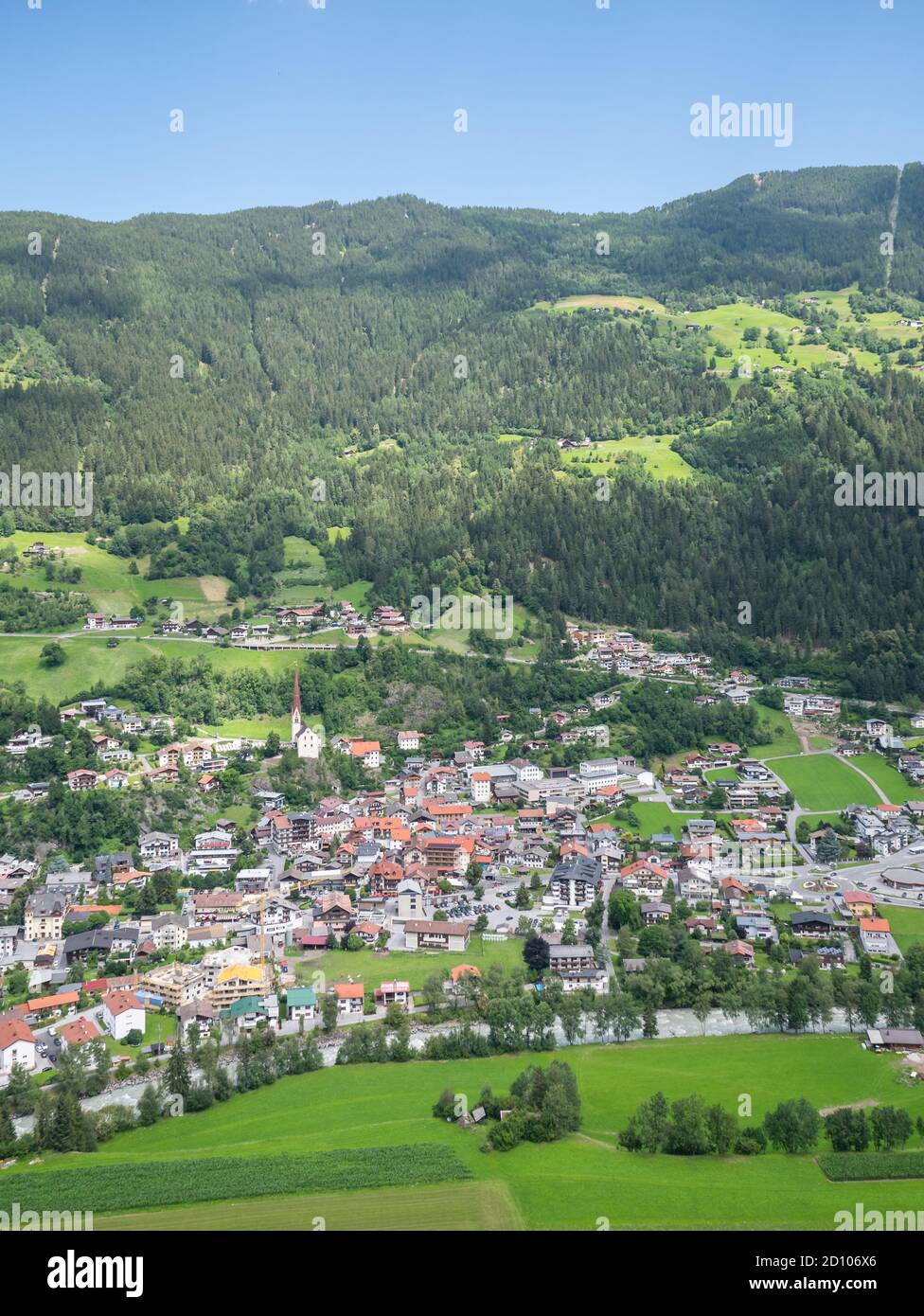 Vue aérienne sur le village d'Oetz, Tyrol, Autriche Banque D'Images