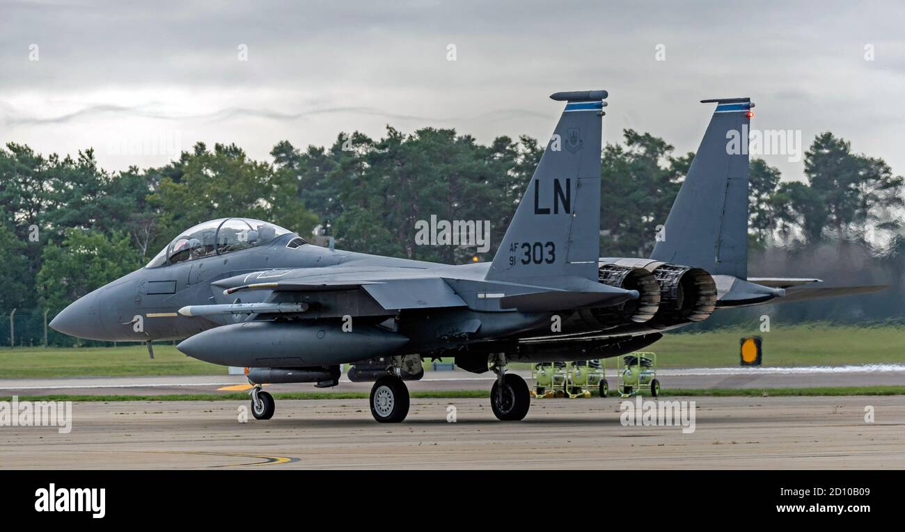 F-15E Strike Eagles du 492e escadron de « Mad Hatters » à la RAF Lakenheath lors des contrôles pré-vol, Banque D'Images