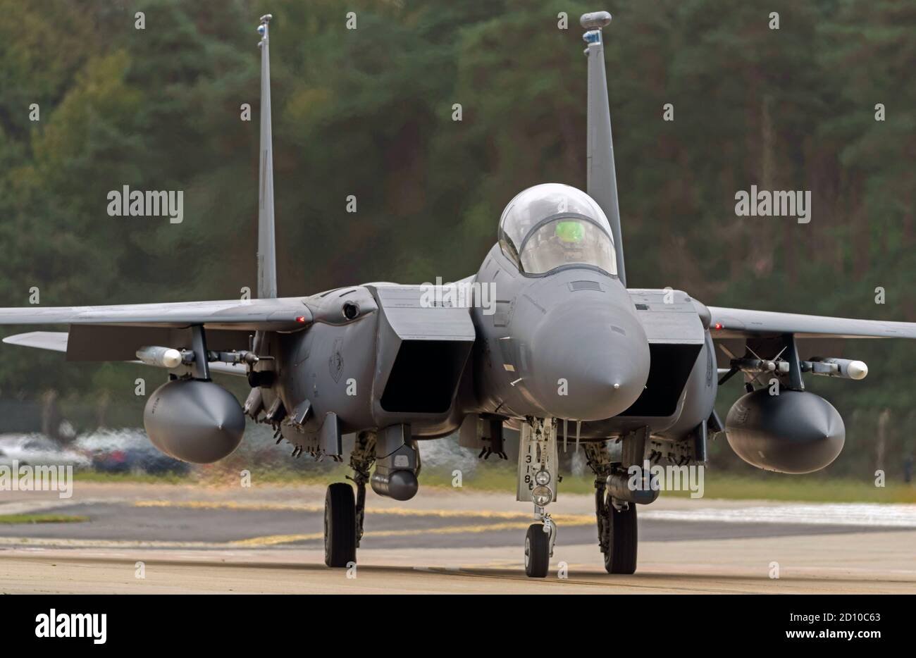 F-15E Strike Eagles du 492e escadron de « Mad Hatters » à la RAF Lakenheath lors des contrôles pré-vol, Banque D'Images