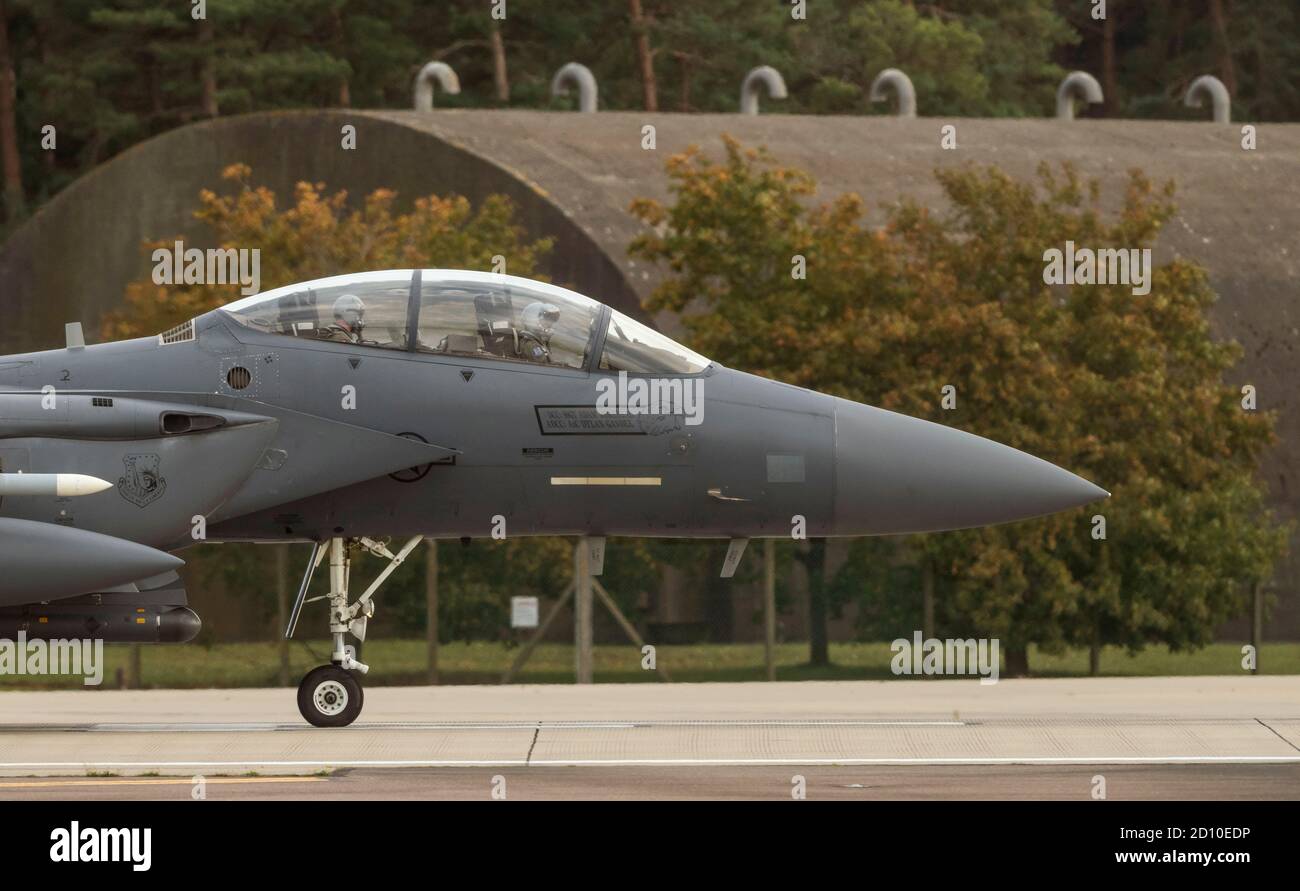F-15E Strike Eagles du 492e escadron de « Mad Hatters » à la RAF Lakenheath lors des contrôles pré-vol, Banque D'Images