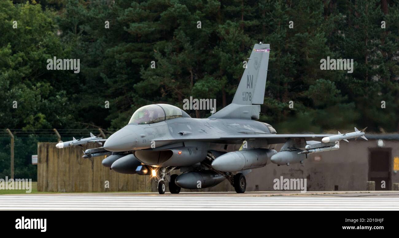 Le F-16 Fighter Squadron 510 Fighter Faucon prend ses préparatifs avant le dépature de RAF Laknheath Banque D'Images