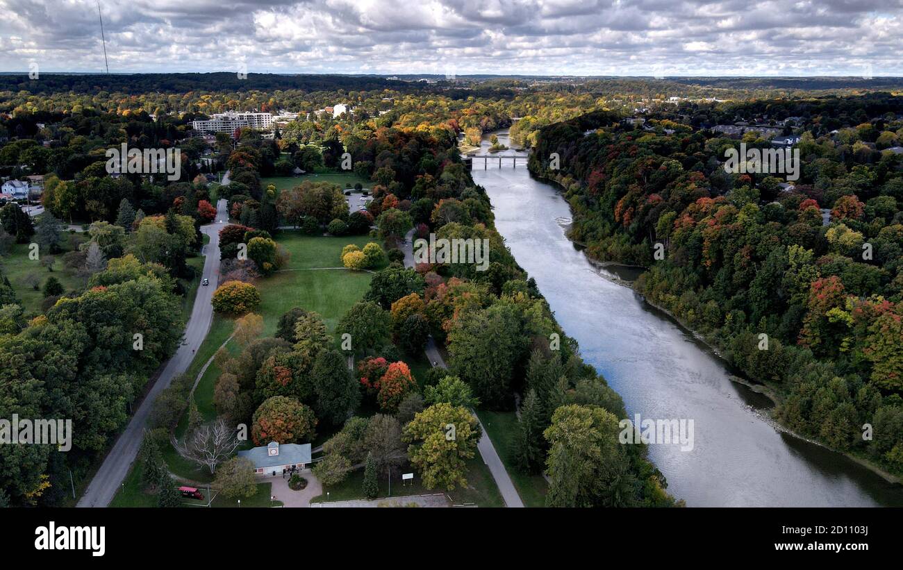 1er octobre 2020, Springbank Park à London Ontario Canada. Vue aérienne sur les deux ouest de Byron. Luke Durda/Alamy Banque D'Images