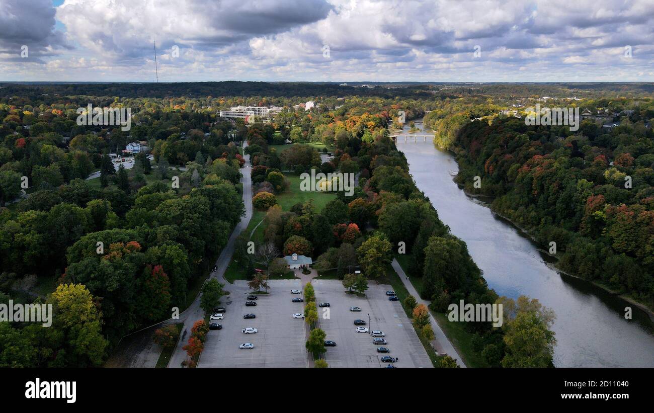 1er octobre 2020, Springbank Park à London Ontario Canada. Vue aérienne sur les deux ouest de Byron. Luke Durda/Alamy Banque D'Images