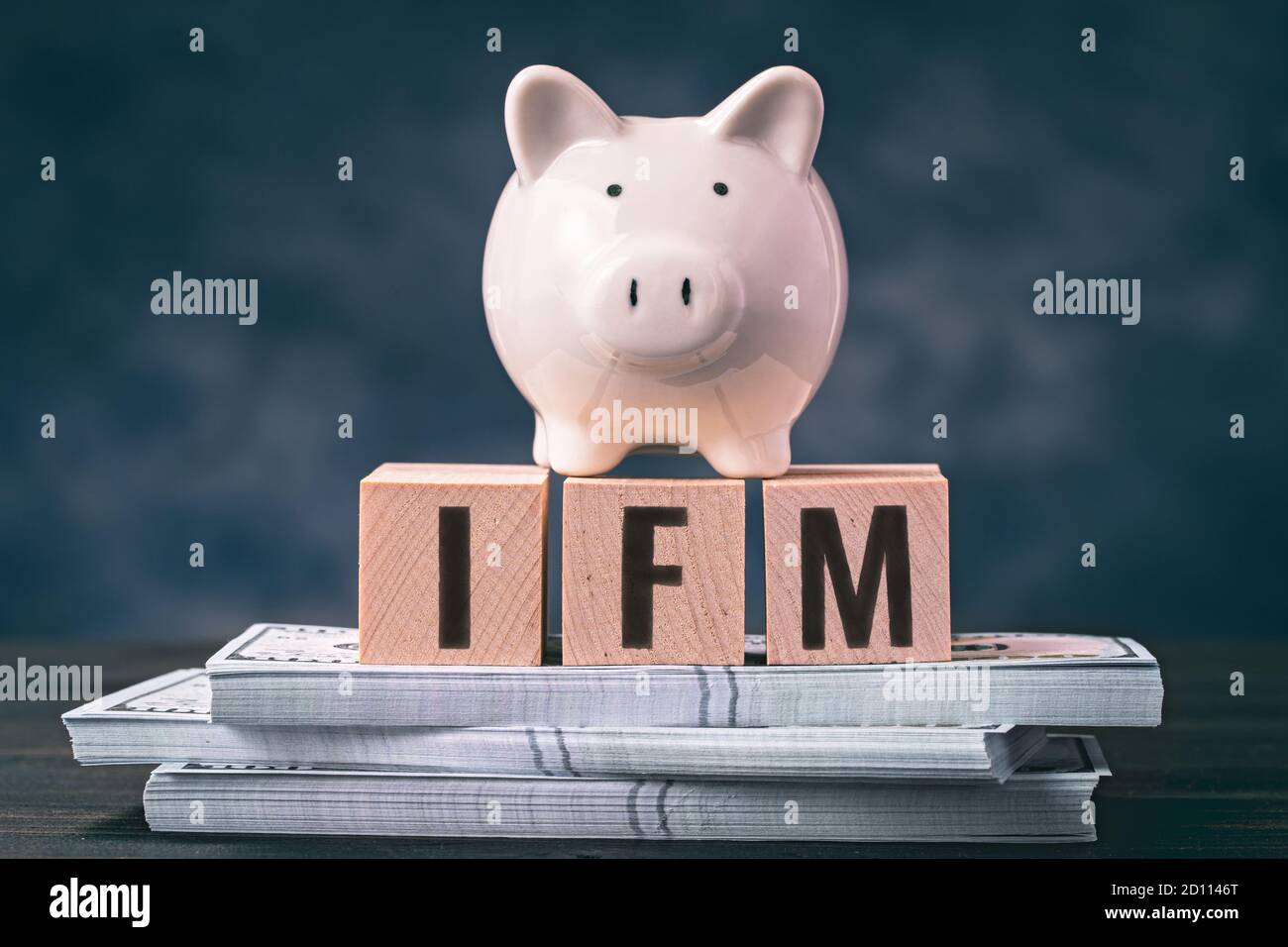 Tirelire avec IFM Banque D'Images