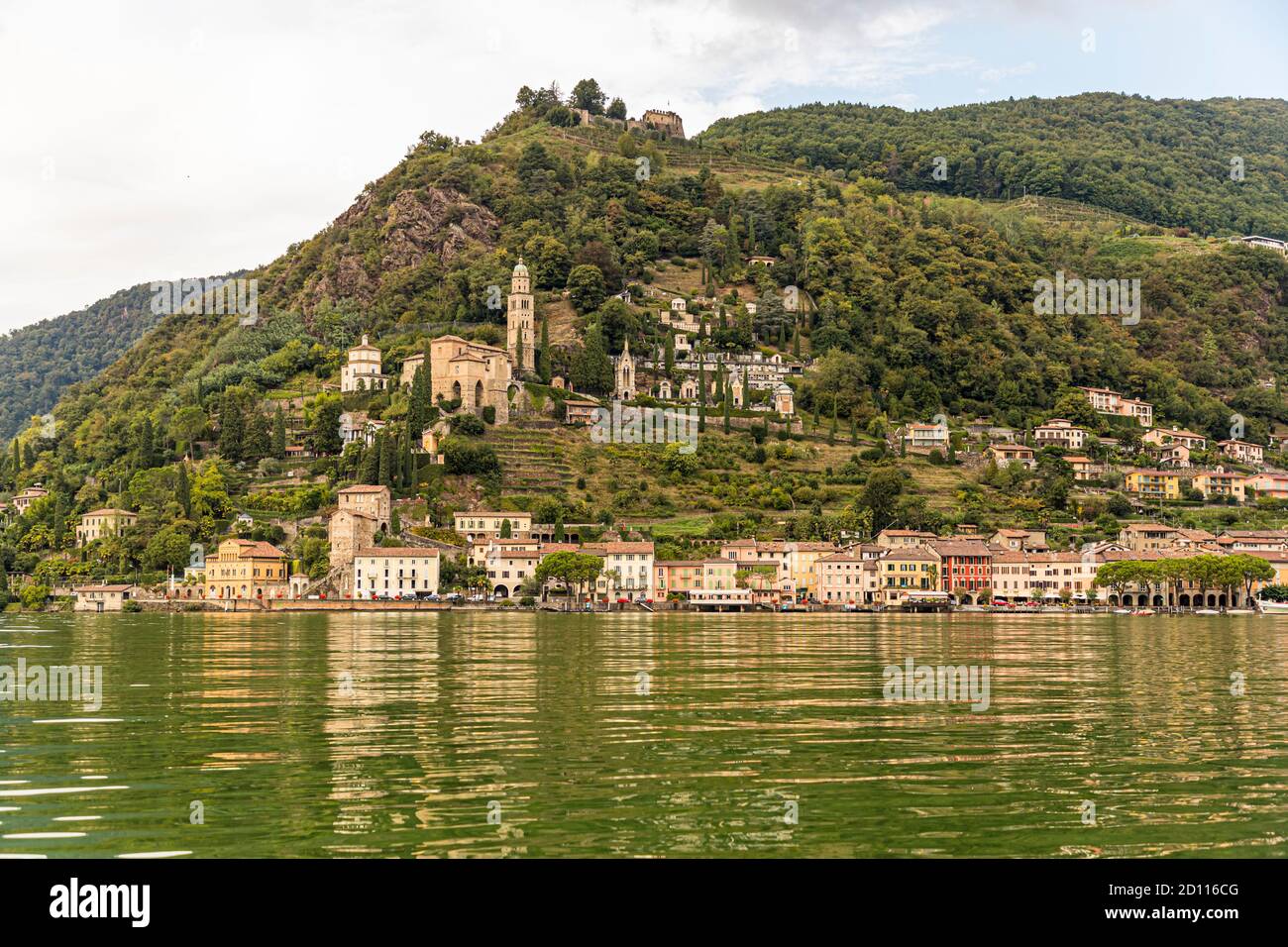 La ville de Morcote sur le lac de Lugano au Tessin, Circolo di Carona, Suisse Banque D'Images