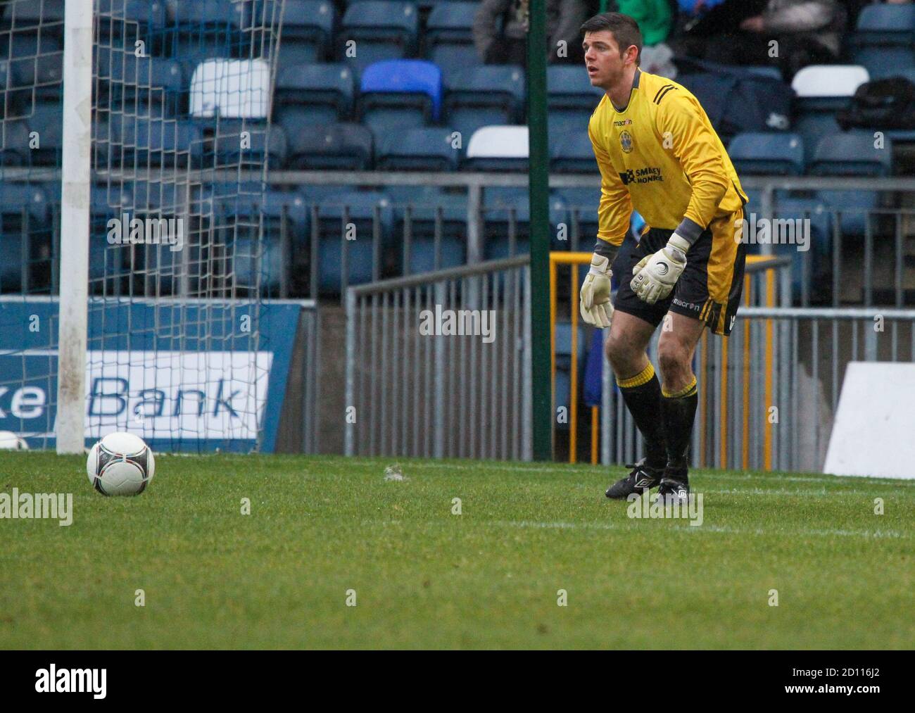 09 mars 2013 Danske Bank Premiership. Linfield et Lisburn Distillery à Windsor Park, Belfast. Lee Windrum, gardien de but de la distillerie Lisburn. Banque D'Images