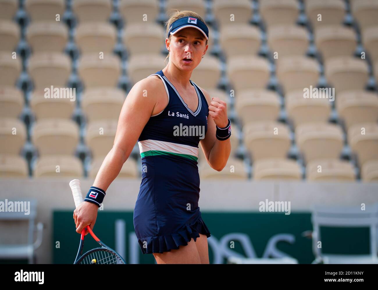 Nadia Podoroska, Argentine, en action contre Barbora Krejcikova, de la République tchèque, lors du quatrième tour au Roland Garros 2020, Grand Chelem Banque D'Images