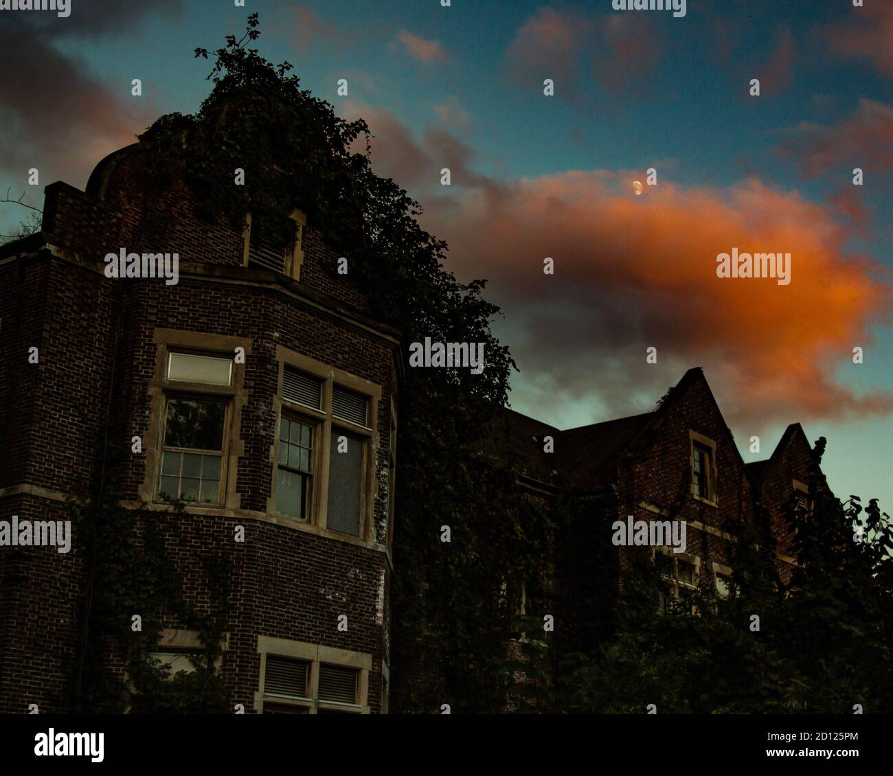 The Haunted Pennhurst School, également connue sous le nom de Pennhurst Asylum, en raison de ses conditions déplorables, de manque de personnel et de surpeuplement Banque D'Images