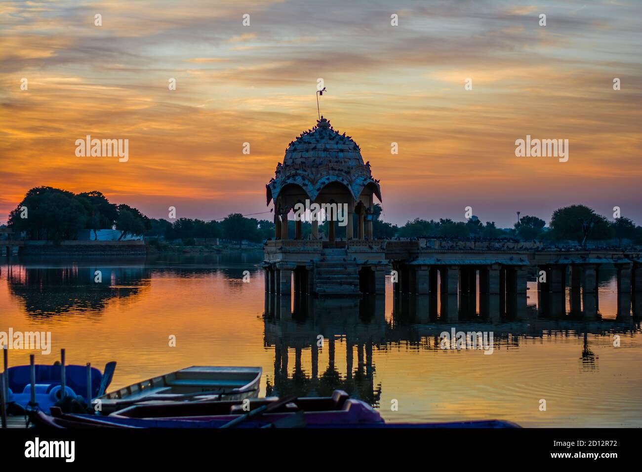 Lac Gadsisar Sagar à Jaisalmer Rajasthan, belle vue de Sunrise au lac Gadsisar Sagar de Rajasthan Inde Banque D'Images