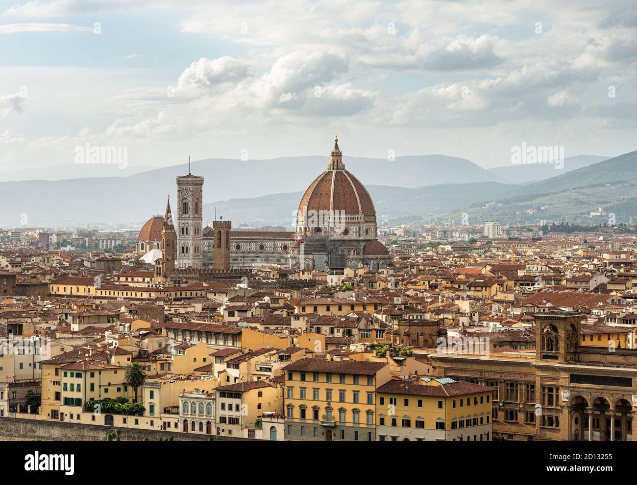 Paysage urbain de Florence avec la cathédrale, Santa Maria del Fiore et le clocher de Giotto (Campanile). Patrimoine mondial de l'UNESCO, Toscane, Italie. Banque D'Images