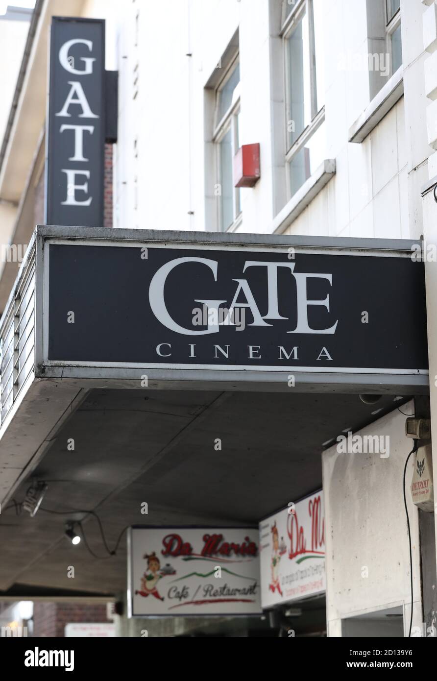 The Gate Cinema à Notting Hill, Londres, l'un des cinémas Picturehouse qui fermera ses portes après que la chaîne Cineworld a confirmé son intention de fermer temporairement ses sites au Royaume-Uni et aux États-Unis après que les grands studios ont commencé à retarder leurs principales sorties de films pour attendre un meilleur public. Banque D'Images