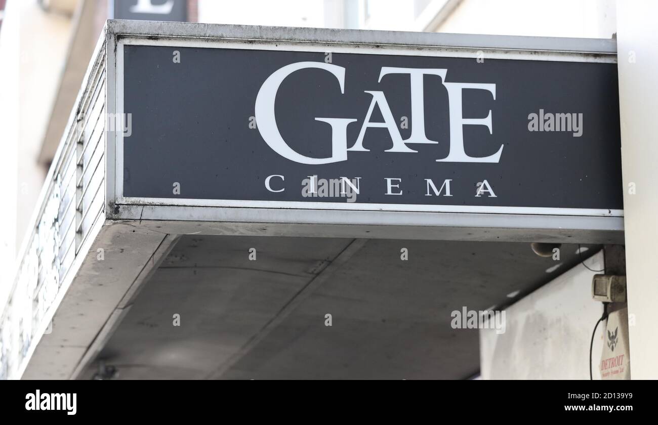 The Gate Cinema à Notting Hill, Londres, l'un des cinémas Picturehouse qui fermera ses portes après la chaîne de cinéma Cineworld a confirmé son intention de fermer temporairement ses sites au Royaume-Uni et aux États-Unis après que les grands studios ont commencé à retarder leurs principales sorties de films pour attendre un meilleur public. Banque D'Images