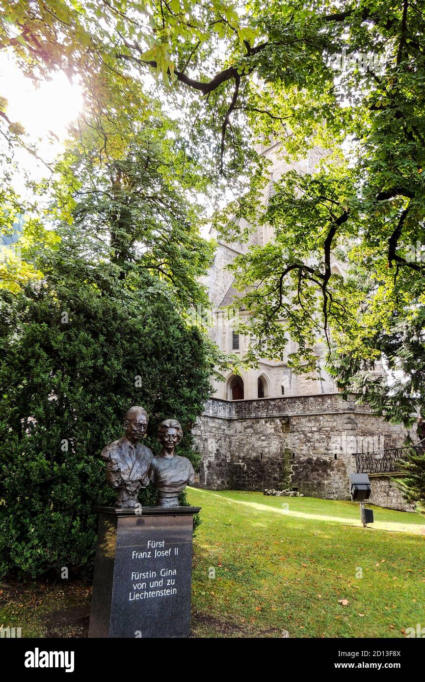 Vaduz, Liechtenstein. Monument au Prince Franz Josef II et à la comtesse Georgina von Wilczek Banque D'Images