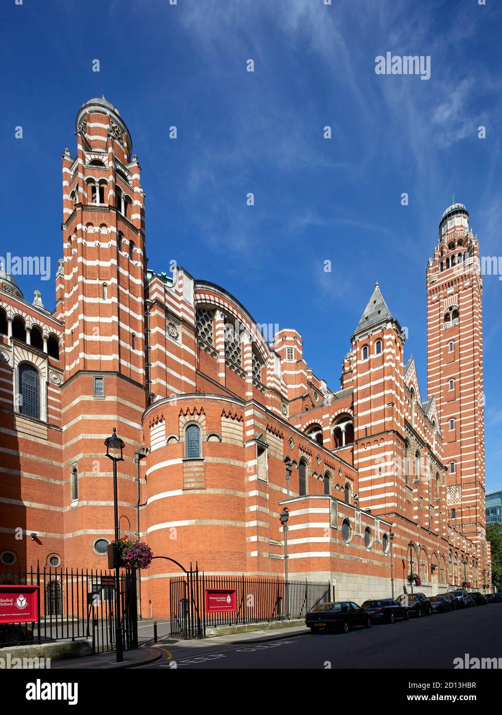 Cathédrale de Westminster (1903) John Francis Bentley. Paysage urbain, rues et façades de Londres, Londres, Royaume-Uni. Architecte : divers, 2020. Banque D'Images