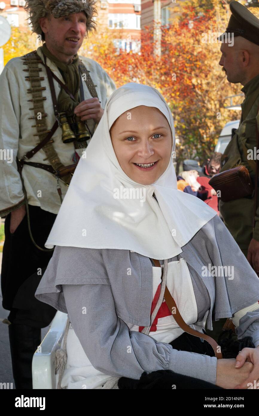 Festival historique sur les événements de la guerre civile russe. Reportage portrait d'une sœur de miséricorde, Samara, Russie le 3 octobre 2020 Banque D'Images
