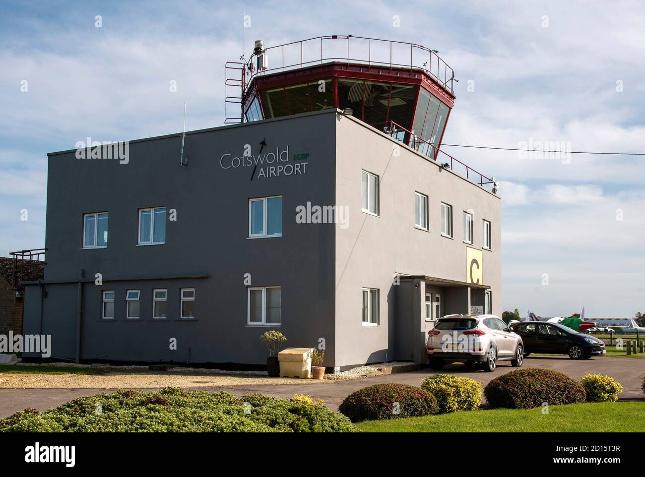 Kemble, Gloucestershire, Angleterre, Royaume-Uni. 2020. Tour de contrôle à l'aéroport de Cotswold à Kemble, Gloucetsershire, Royaume-Uni. Une ancienne base RAF. Banque D'Images