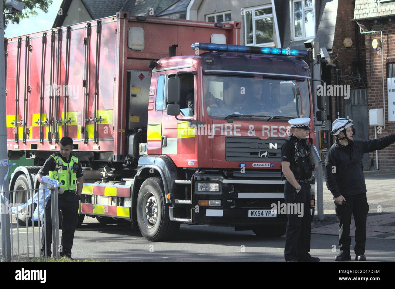 Le service d'incendie des West Midlands est le premier acteur sur les lieux d'un incident. La police de la circulation était également présente Banque D'Images
