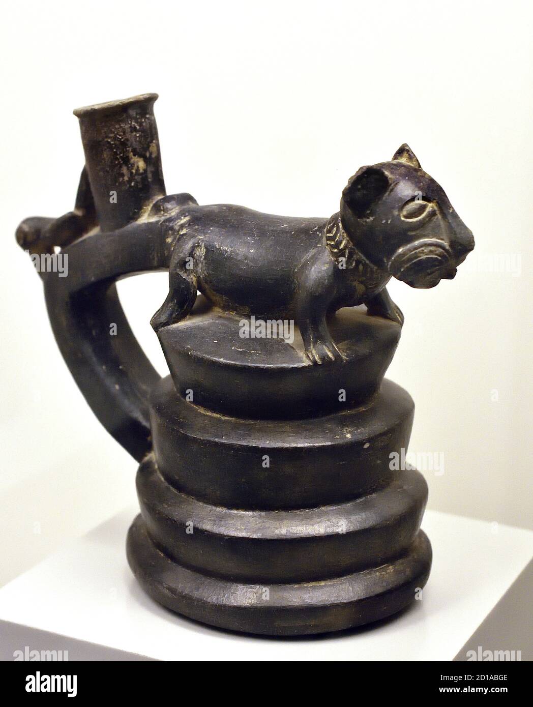 Navire représentant un temple avec une féline (chat) culture de Chimu.(1100-1400 AD) Pérou, Pérou, Amérique, américain, ( cultures et civilisations pré-colombiennes ) Banque D'Images