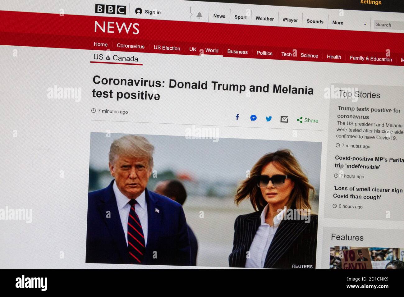 Capture d'écran du site Internet de BBC News annonçant que le président américain Donald Trump avait été testé positif pour Covid-19 le 2 octobre 2020. Banque D'Images