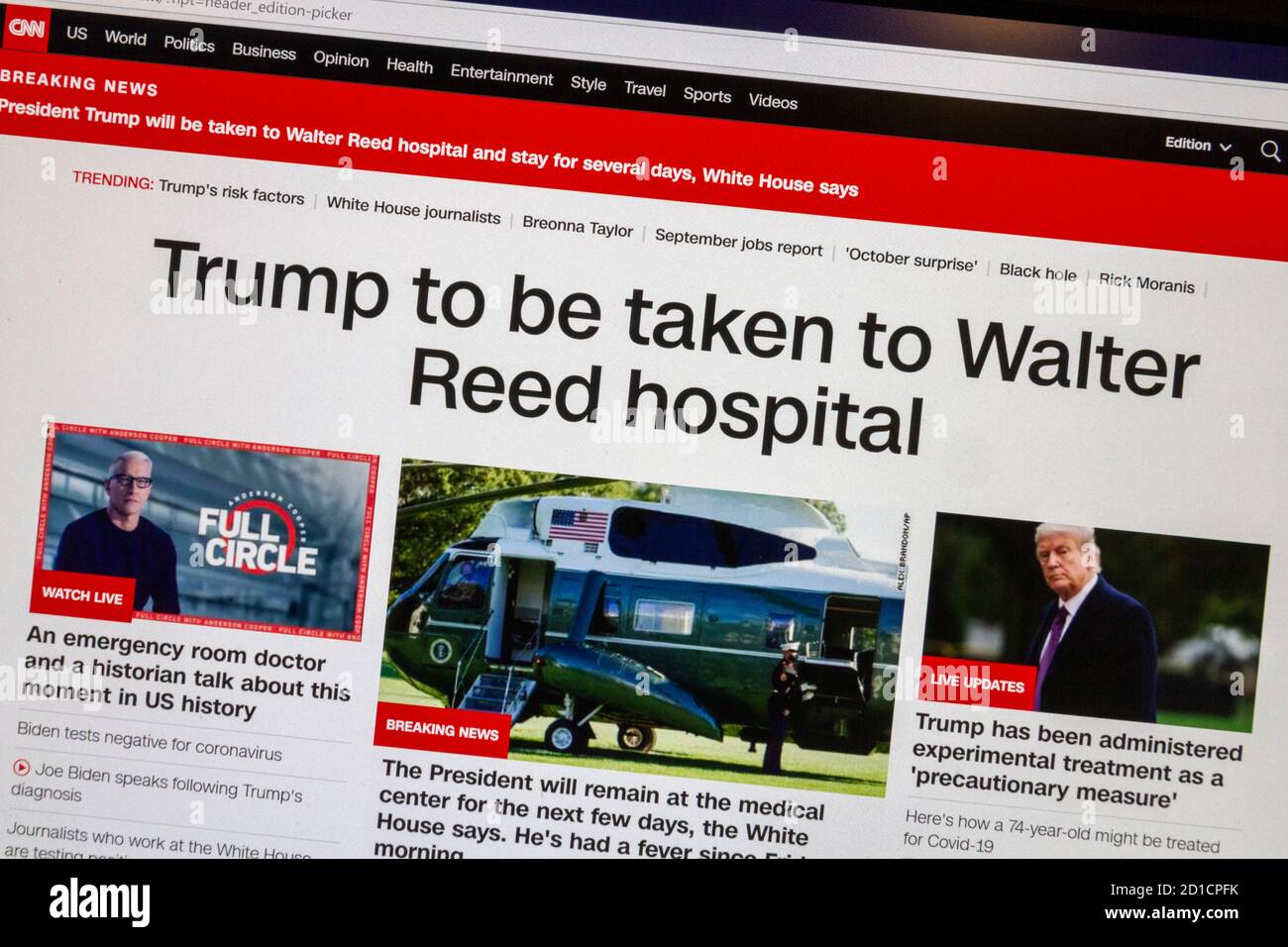 Le site Web de CNN annonçant que le président américain Donald Trump allait à l'hôpital Walter Reed après le diagnostic positif de Covid-19 le 2 octobre 2020. Banque D'Images