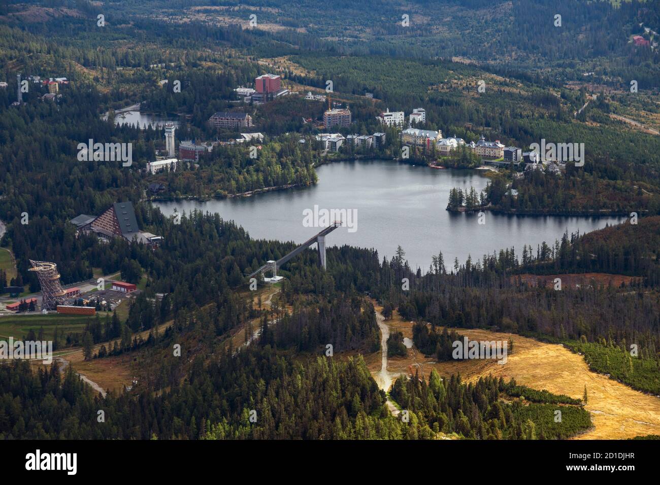 Lac de Strbske Pleso vu de Predne Solisko, montagnes des Hautes Tatras, Slovaquie Banque D'Images