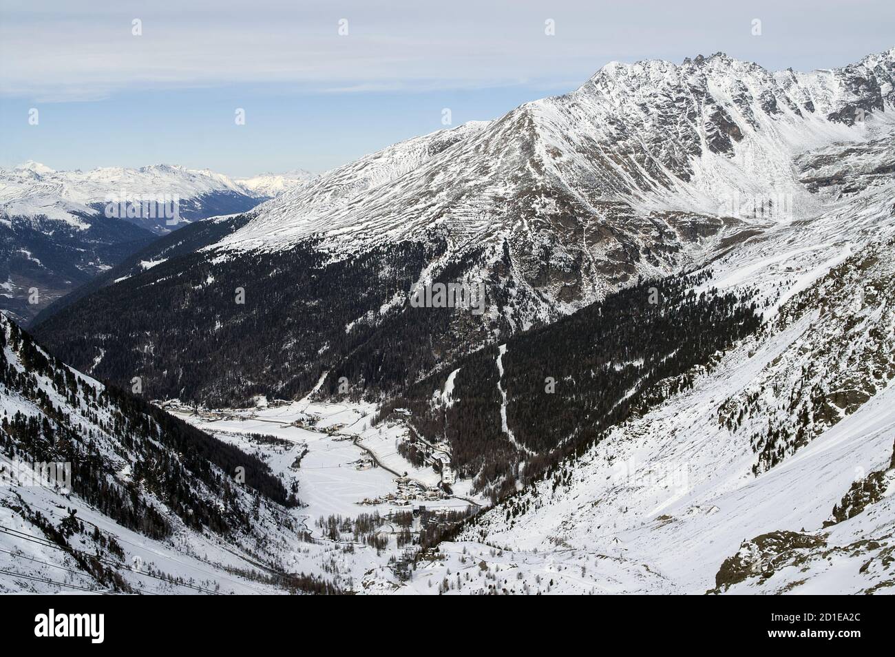 Sulden, Solda, Trentin-Haut-Adige, Südtirol, Italie; Alpes, hautes montagnes couvertes de neige. Alpen, hohe Berge mit Schnee Bedeckt. 阿爾卑斯山，高山覆蓋著雪。Alpy Banque D'Images