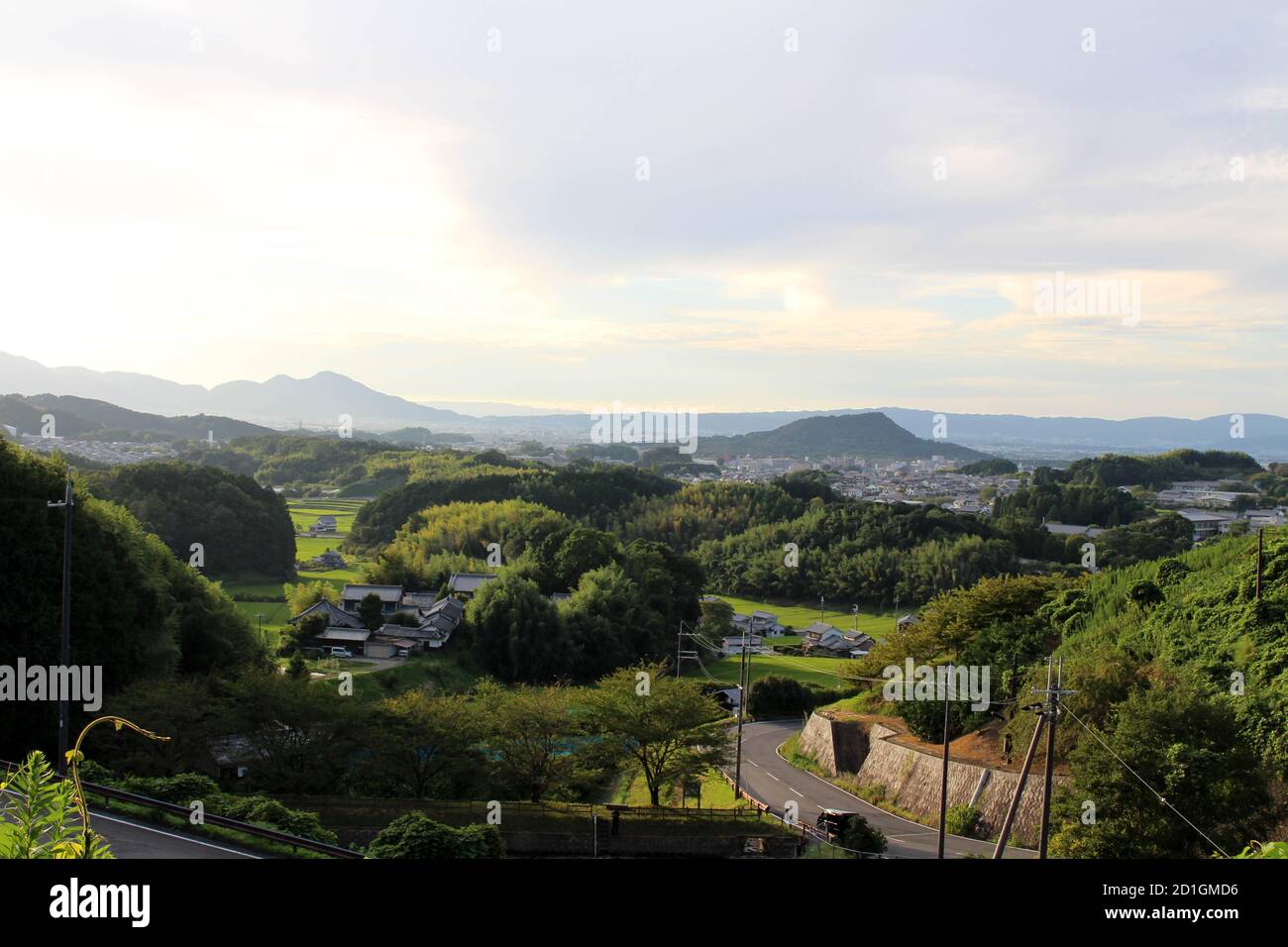 Greeneries, rizières, village et zone de logement à Asuka, Nara, Japon. Pris en septembre 2019. Banque D'Images