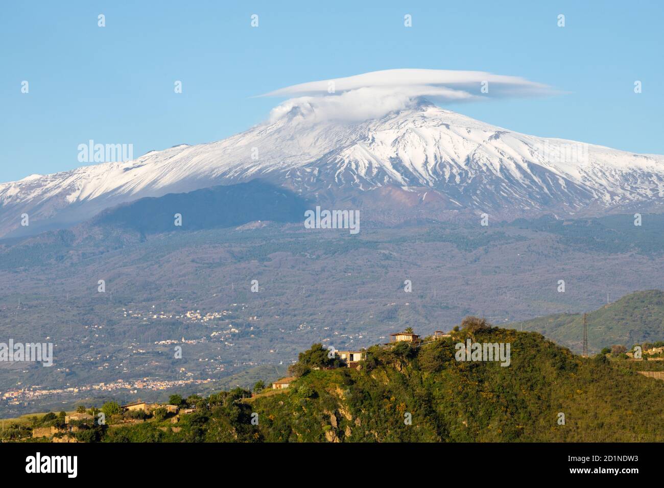 Taormina - le Mt. L'Etna au cours de la sicilienne. Banque D'Images