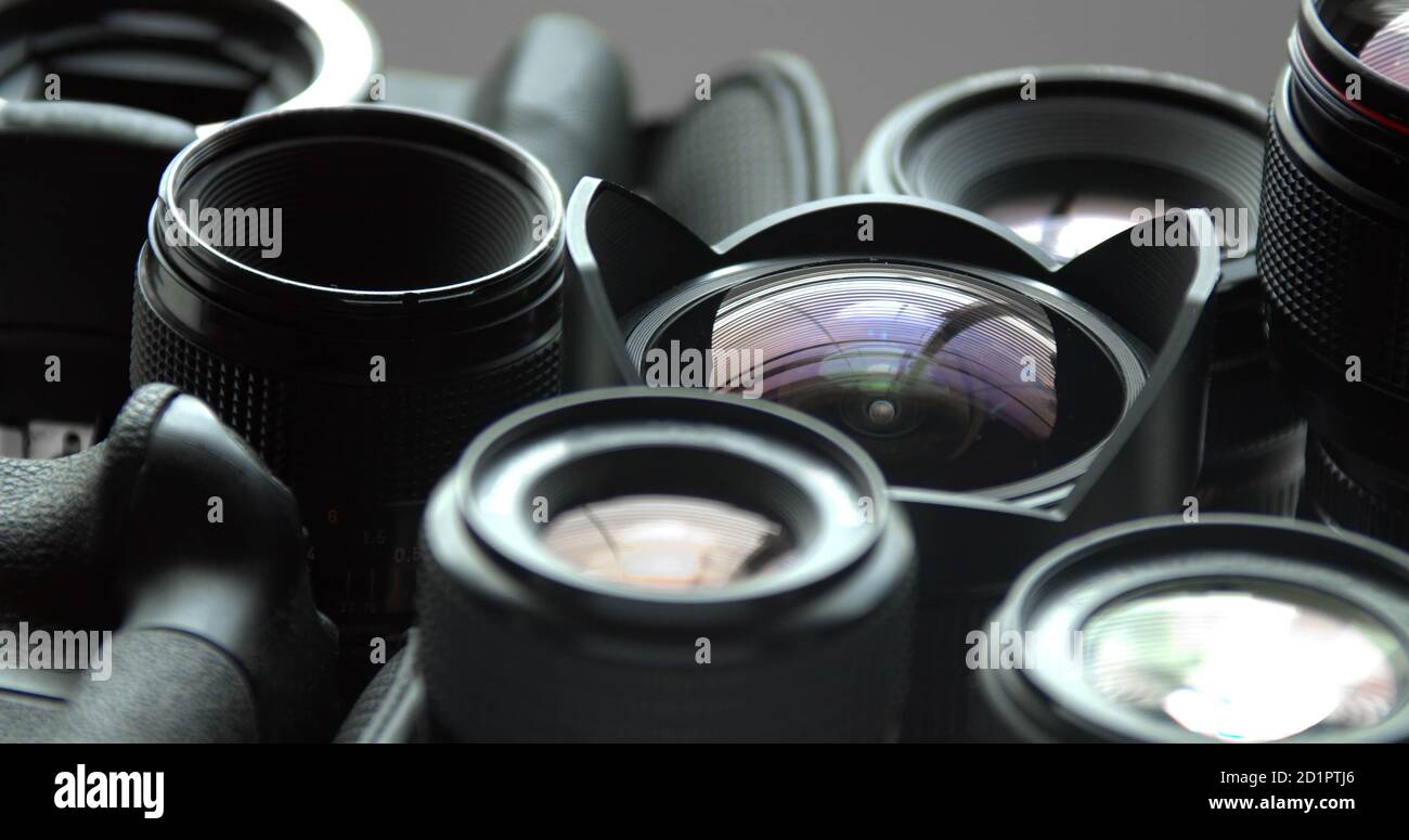 Trois Objectifs D'appareil Photo Professionnels Actionnent De Grands