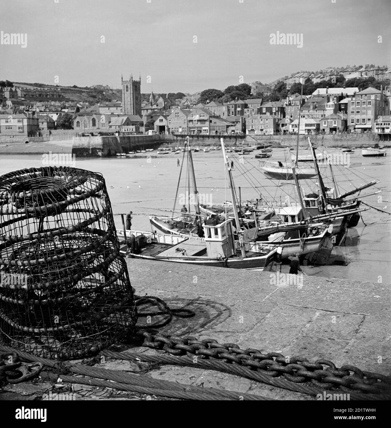 ST IVES, Cornwall. Vue sur le port jusqu'à St Ives depuis Smeaton's Pier, prise pendant les vacances du photographe à Cornwall. Photographié par John gay, 1950. Banque D'Images
