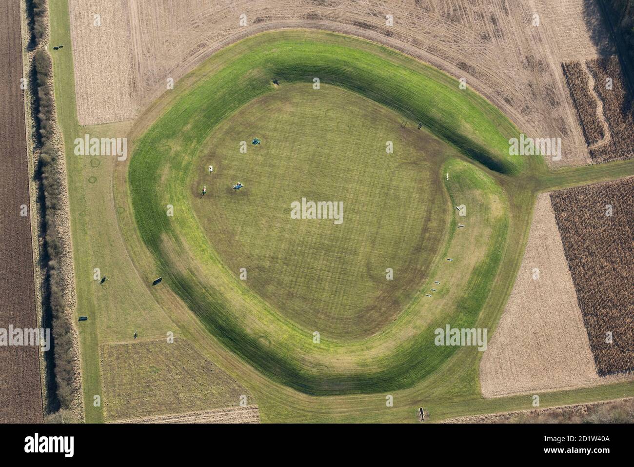 Mystérieuse structure de terrassement circulaire près de Norsebury Ring Hillfort, Hampshire, 2018. Vue aérienne. Banque D'Images