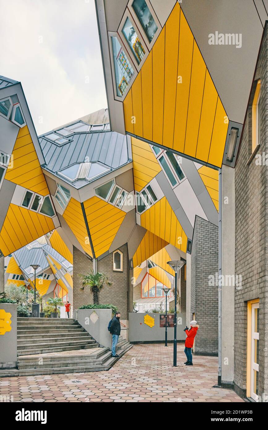 Vue extérieure des maisons Cube, Rotterdam, pays-Bas, ouvert en 1977. Banque D'Images