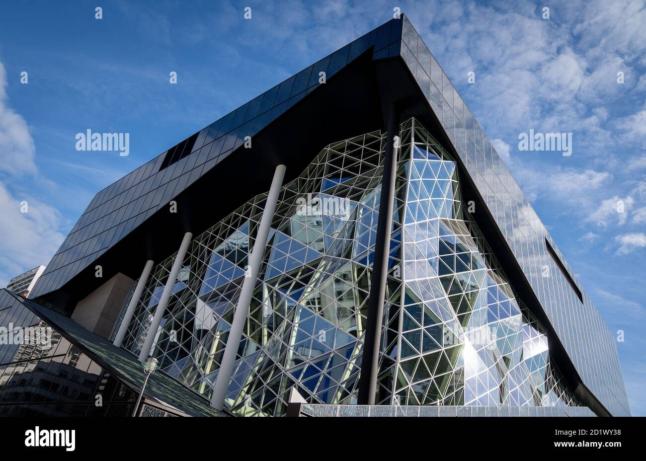 Berlin, Allemagne. 06e octobre 2020. La photo montre le nouveau bâtiment Axel Springer dans la matinée, peu avant l'ouverture officielle en présence du Président fédéral. Credit: Kay Nietfeld/dpa/Alay Live News Banque D'Images