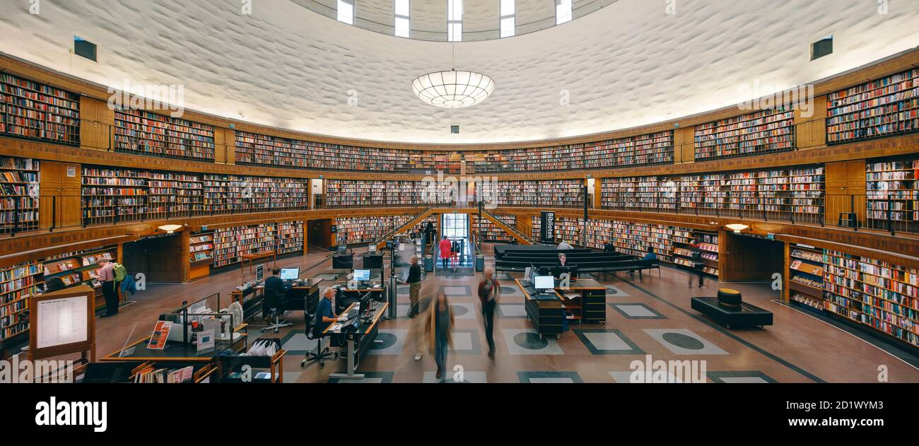 Intérieur de la Bibliothèque publique de Stockholm, fondée en 1928, Stockholm, Suède. Banque D'Images