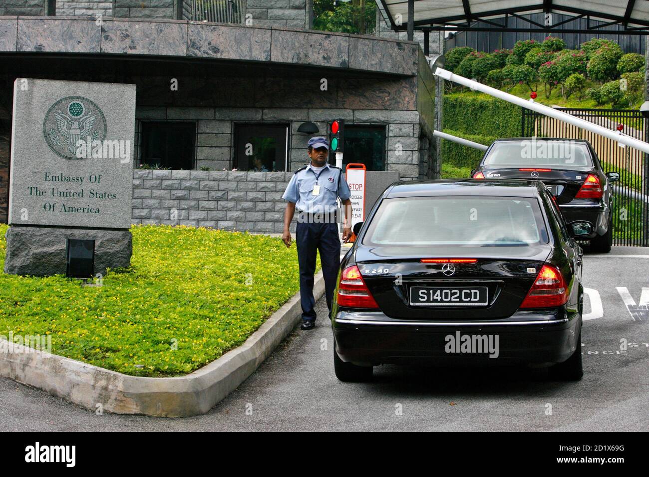 A Car Carrying North Korea S Kim Kye Gwan Lead Car Arrives At The U S Embassy In Singapore April 8 08 The Top U S Nuclear Negotiator Was Meeting His North Korean Counterpart In Singapore