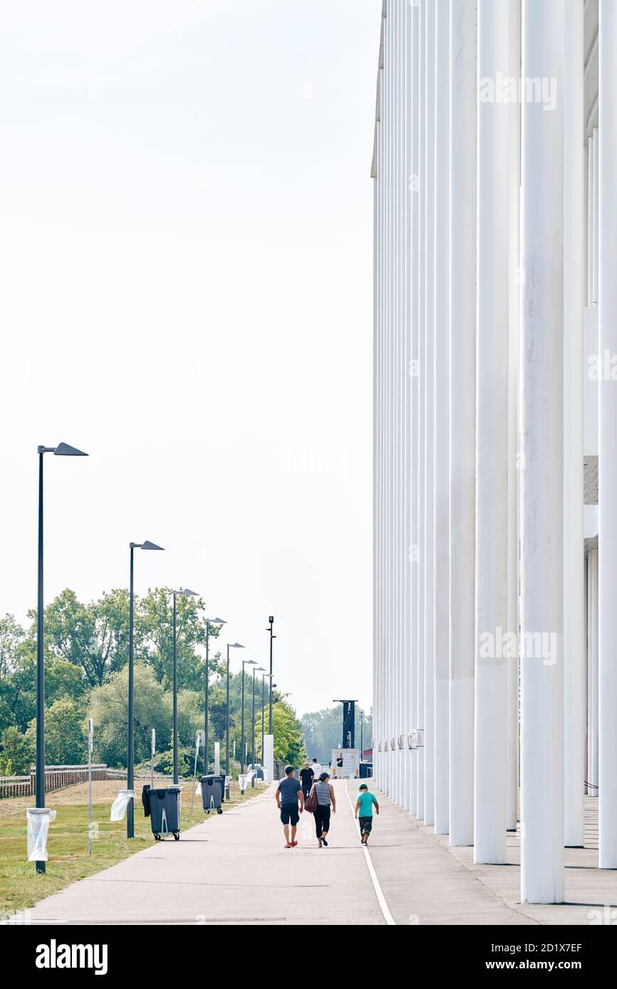 Le stade Matmut ATLANTIQUE, connu auparavant sous le nom de Nouveau Stade de Bordeaux, à Bordeaux, en France, est un stade de football élégant qui accueille environ 42,000 personnes. Terminé 2015. Banque D'Images