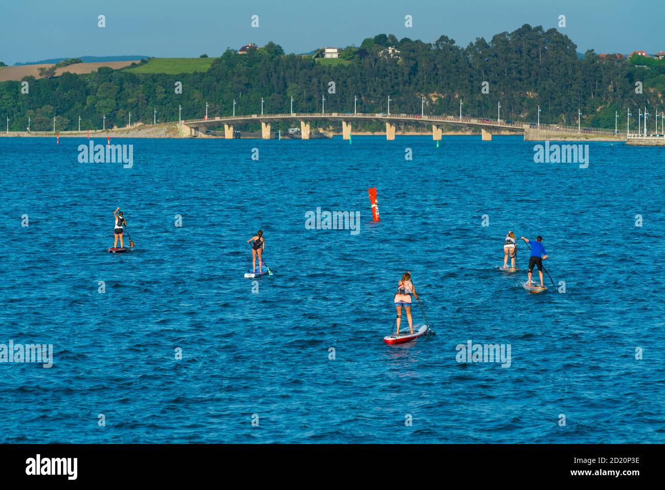 Paddle Surf, Somo Village, Ría de Cubas Tidal River, Santander Bay,  Santander, Cantabria, Espagne, Europe Photo Stock - Alamy