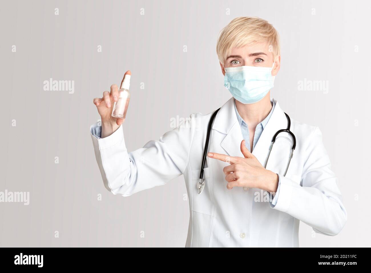 Conseils des médecins et protection de la santé pendant l'épidémie de coronavirus Banque D'Images Conseils des médecins et protection de la santé pendant l'épidémie de coronavirus Banque D'Images