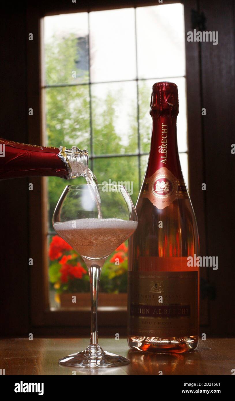Cremant Dalsace Banque D Image Et Photos Alamy Cremant Dalsace Banque D Image Et Photos Alamy