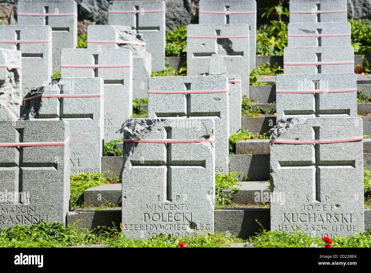 Des tombes de soldats polonais sont tombées pendant la guerre entre la Pologne et l'Union soviétique, la guerre entre la Pologne et la Lituanie et le soulèvement de Wilno au cimetière de Rasos, à Vilnius, en Lituanie Banque D'Images