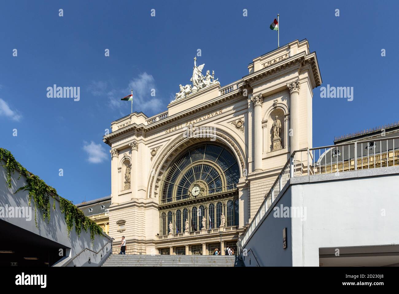 Le terminal ferroviaire Keleti de Budapest est construit dans un style architectural éclectique Banque D'Images